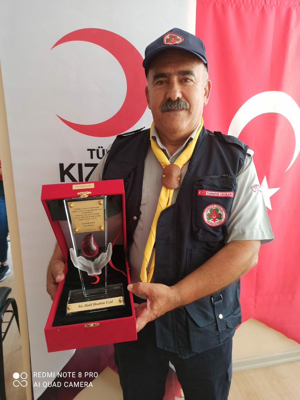 KIZILAY'DAN LİDERİMİZE ALTIN MADALYA