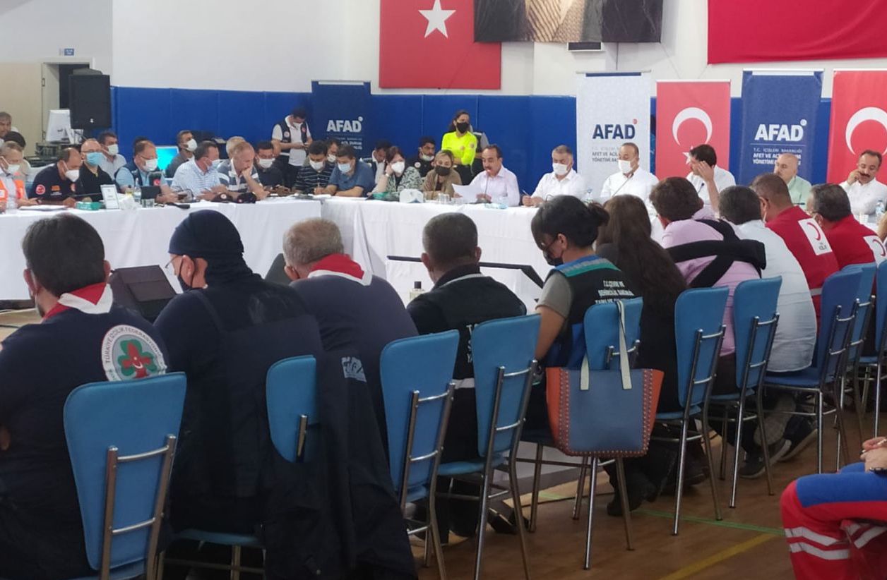 SAYIN BAKANLARIMIZ İLE KRİZ MASASINDA...