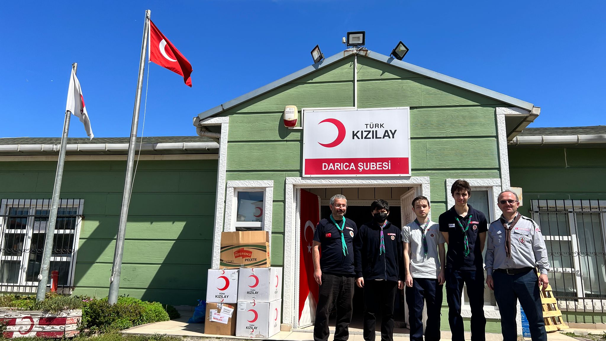 KOCAELİ İZCİLERİ, KIZILAYDA YARDIM KOLİSİ HAZIRLAMA ÇALIŞMASINDA